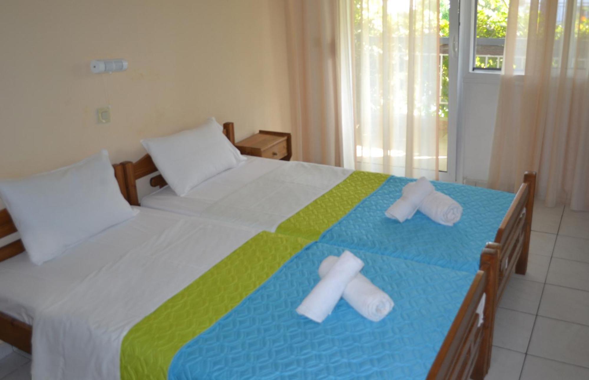 Artemis Apartments Паралия Дионисиу Стая снимка