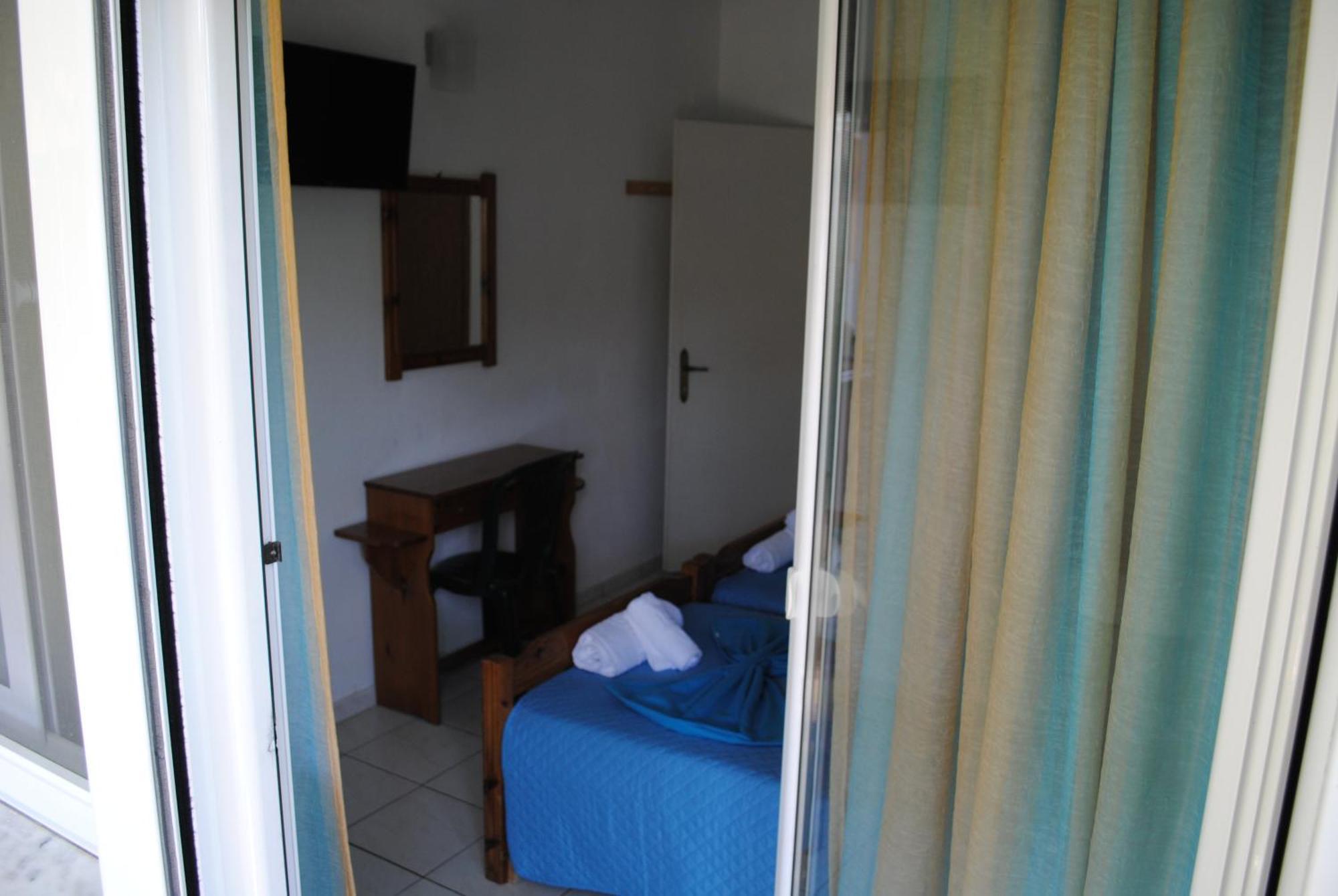 Artemis Apartments Паралия Дионисиу Екстериор снимка
