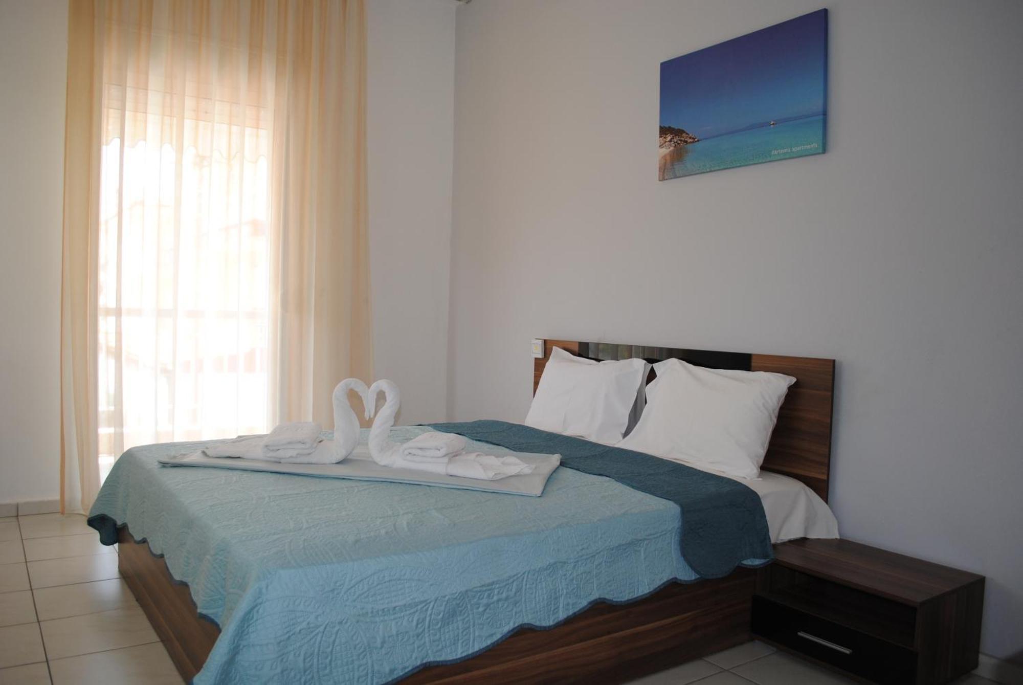 Artemis Apartments Паралия Дионисиу Екстериор снимка