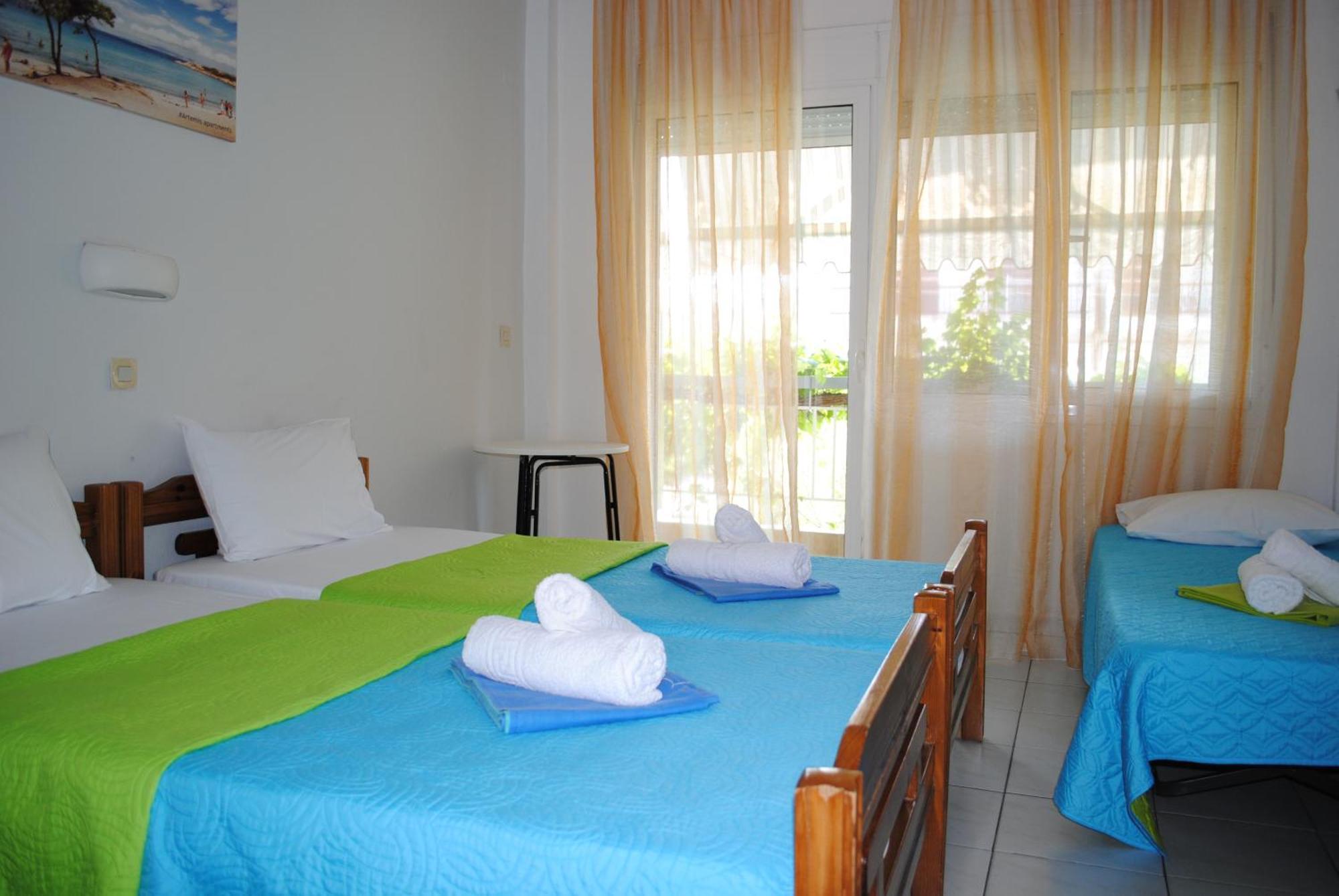 Artemis Apartments Паралия Дионисиу Екстериор снимка