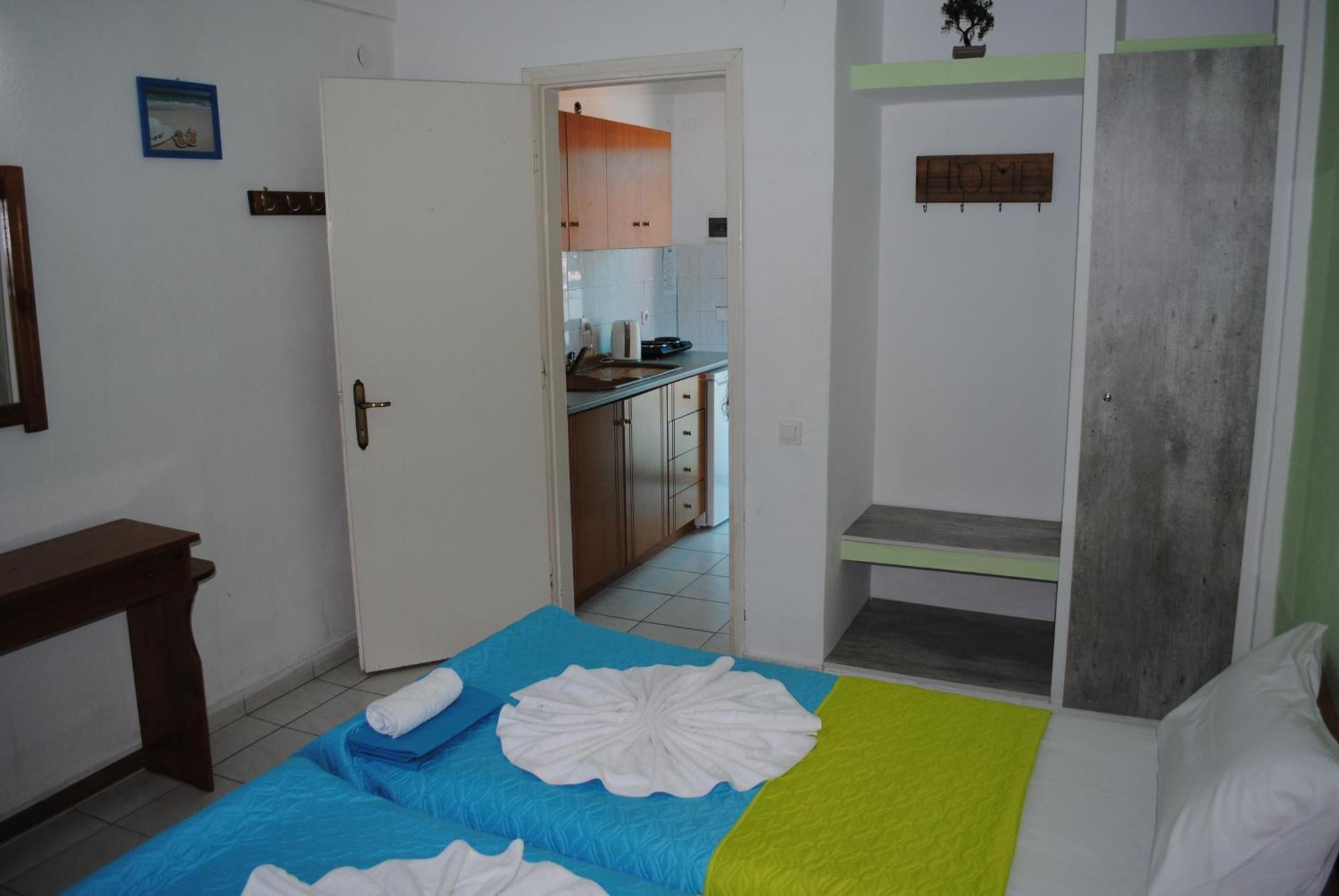 Artemis Apartments Паралия Дионисиу Екстериор снимка