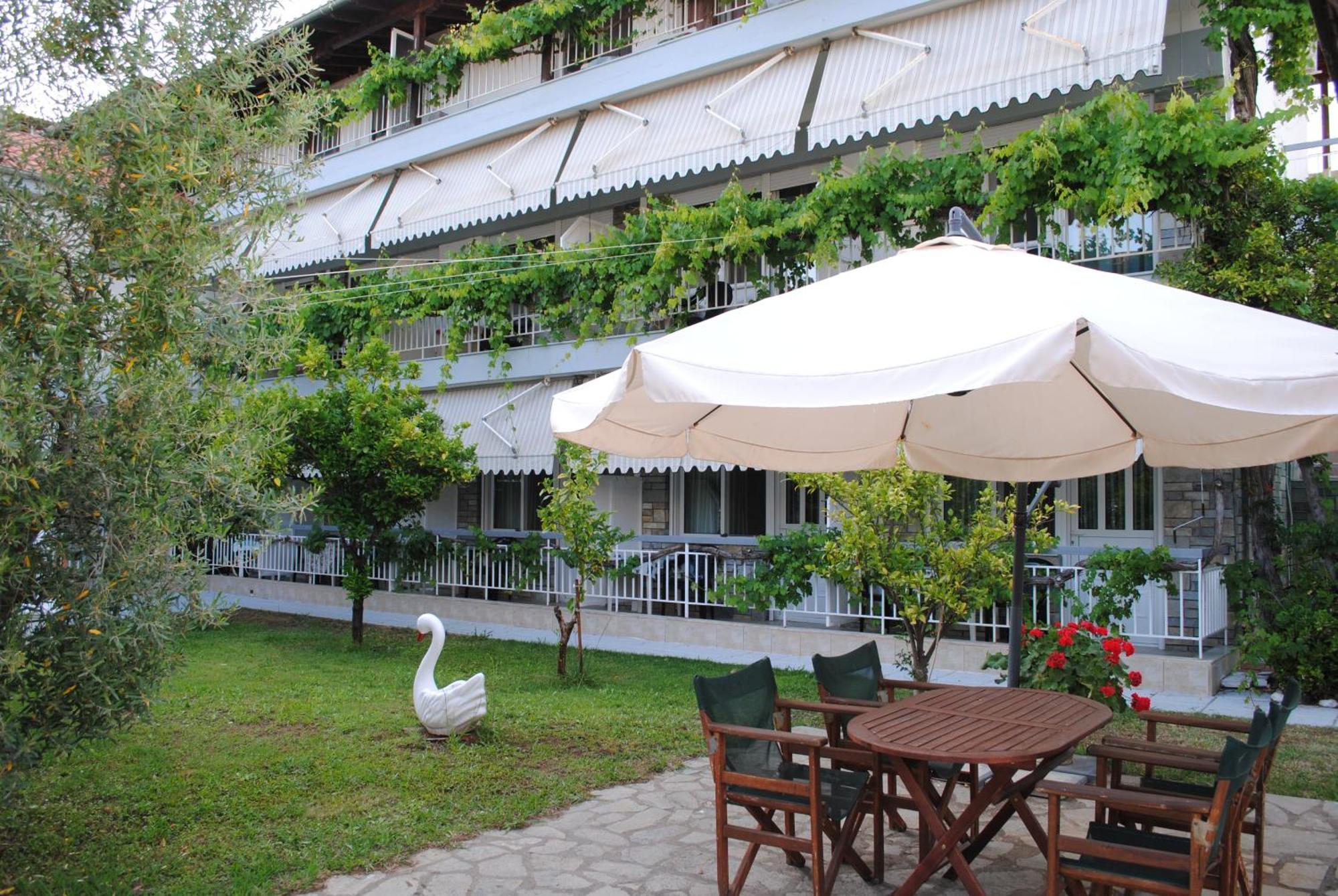 Artemis Apartments Паралия Дионисиу Екстериор снимка