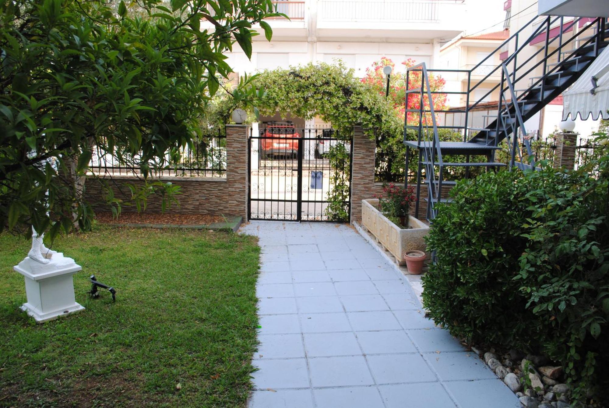 Artemis Apartments Паралия Дионисиу Екстериор снимка