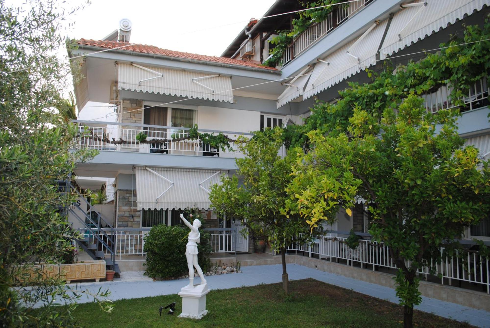 Artemis Apartments Паралия Дионисиу Екстериор снимка