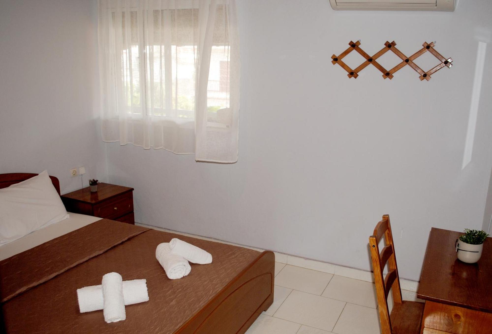 Artemis Apartments Паралия Дионисиу Екстериор снимка