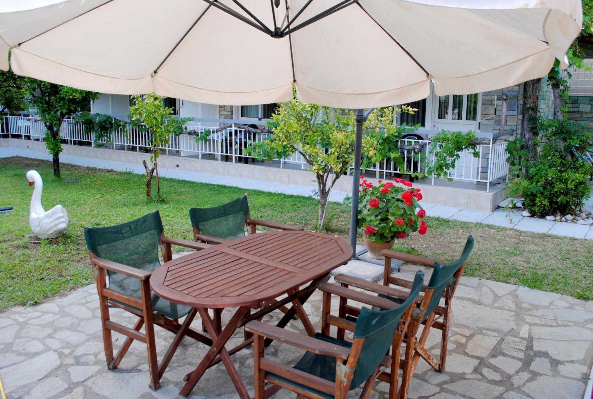 Artemis Apartments Паралия Дионисиу Екстериор снимка